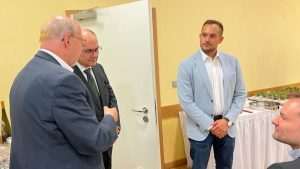 SKUP U FRANKFURTU NA KOJEM SE GOVORILO O BiH: Christian Schmidt bio glavni gost „Limburger Kreis“ – druženje upriličeno u hrvatskom restoranu uz hrvatska vina