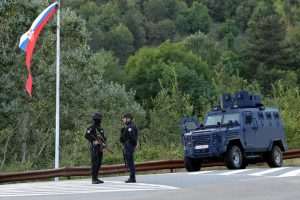 (FOTO) KOSOVSKA POLICIJA: Plan terorista je propao, ubijena 4 napadača i zaplijenjena masa oružja i vojne opreme