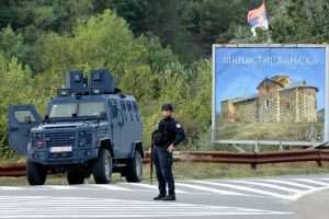 (FOTO) KOSOVSKA POLICIJA: Plan terorista je propao, ubijena 4 napadača i zaplijenjena masa oružja i vojne opreme