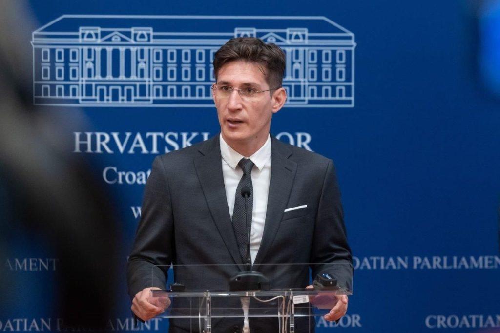 OD SPORTAŠA DO POLITIČARA: Zvonimir Troskot otvoreno progovorio o svom životu, nogometnim danima, putovanjima, politici, otkrivanju „plinske afere“...