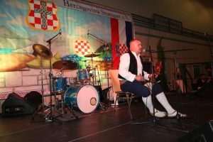 (FOTO) VELIKA ZABAVA NA HERCEGOVAČKOJ VEČERI: U Filderstadtu kod Stuttgarta okupilo se oko 1.400 Hrvata i njihovih prijatelja...