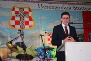 (FOTO) VELIKA ZABAVA NA HERCEGOVAČKOJ VEČERI: U Filderstadtu kod Stuttgarta okupilo se oko 1.400 Hrvata i njihovih prijatelja...