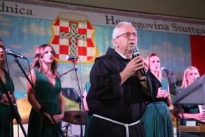 (FOTO) VELIKA ZABAVA NA HERCEGOVAČKOJ VEČERI: U Filderstadtu kod Stuttgarta okupilo se oko 1.400 Hrvata i njihovih prijatelja...