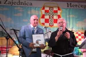 (FOTO) VELIKA ZABAVA NA HERCEGOVAČKOJ VEČERI: U Filderstadtu kod Stuttgarta okupilo se oko 1.400 Hrvata i njihovih prijatelja...