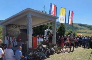 ODRŽANA KOMEMORACIJA ZA NEVINE HRVATSKE ŽRTVE KOMUNISTIČKOG REŽIMA: Na najokrutniji način su likvidirani i bačeni u Husinu jamu