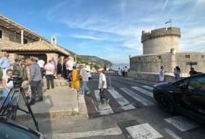 NAKON 330 GODINA U DUBROVNIKU: Biskup Glasnović služio misu i blagoslovio obnovljenu kapelicu Svetog Križa na Posatu
