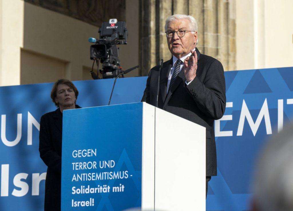 “STOP TERORU PROTIV ŽIDOVA!”: U Berlinu tisuće ljudi izrazilo solidarnost s Izraelom “STOP TERORU PROTIV ŽIDOVA!”: U Berlinu tisuće ljudi izrazilo solidarnost s Izraelom