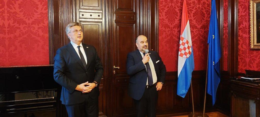 VISOKI STUPANJ SUGLASJA: Plenković u Beču s austrijskim kancelarom o bilaterali, “gorućim” međunarodnim pitanjima i Hrvatima u Austriji