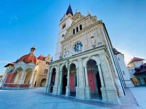 VJERSKI TURIZAM JE KLJUČAN U OBRAZOVANJU NOVE GENERACIJE TURISTIČKIH MENADŽERA: Održana je 5. Konferencija vjerskog turizma, sakralne baštine i hodočašća u Mariji Bistrici VJERSKI TURIZAM JE KLJUČAN U OBRAZOVANJU NOVE GENERACIJE TURISTIČKIH MENADŽERA: Održana je 5. Konferencija vjerskog turizma, sakralne baštine i hodočašća u Mariji Bistrici