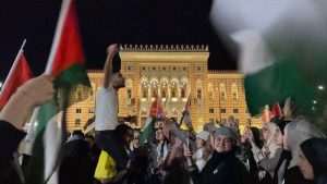 SARAJEVO: Podrška Palestincima upriličena ispred Gradske vijećnice - skup završen "učenjem Fatihe pred dušama ubijenih Palestinaca"