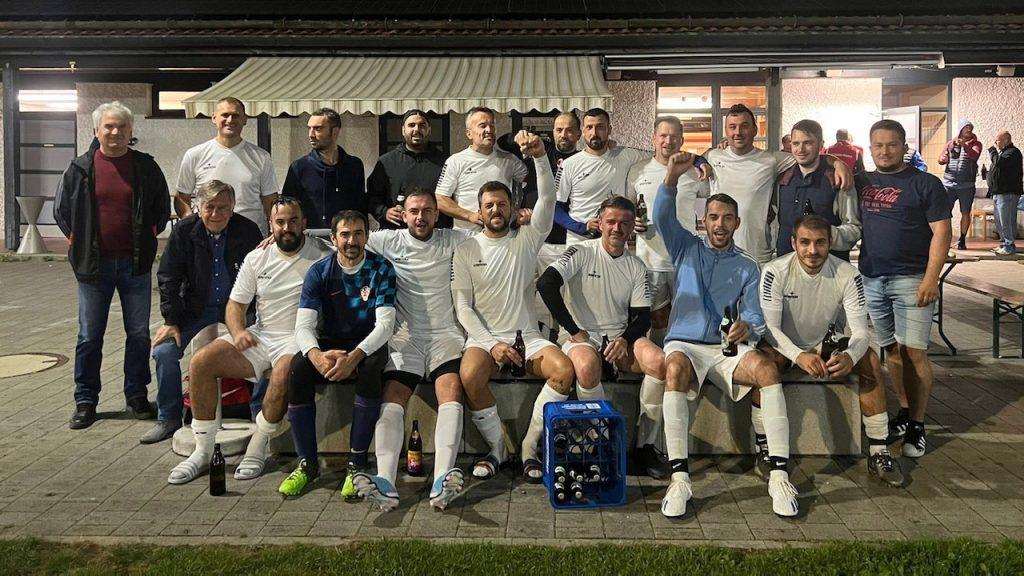 MÜNCHEN: Veterani (32+) Croatije München izborili ulazak u Kreisligu s 3 pogotka Zvonimira Rožića