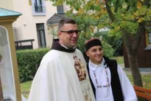 (FOTO) VELIKO SLAVLJE U WIESBADENU: Na Mladu misu fra Nikole Livaje stigao velik broj vjernika iz Wiesbadena, Frankfurta, Mainza i okolice