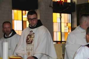 (FOTO) VELIKO SLAVLJE U WIESBADENU: Na Mladu misu fra Nikole Livaje stigao velik broj vjernika iz Wiesbadena, Frankfurta, Mainza i okolice