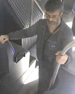 LAŽNA BOMBA U AUTOBUSU U NJEMAČKOJ: Policija traži ovog čovjeka