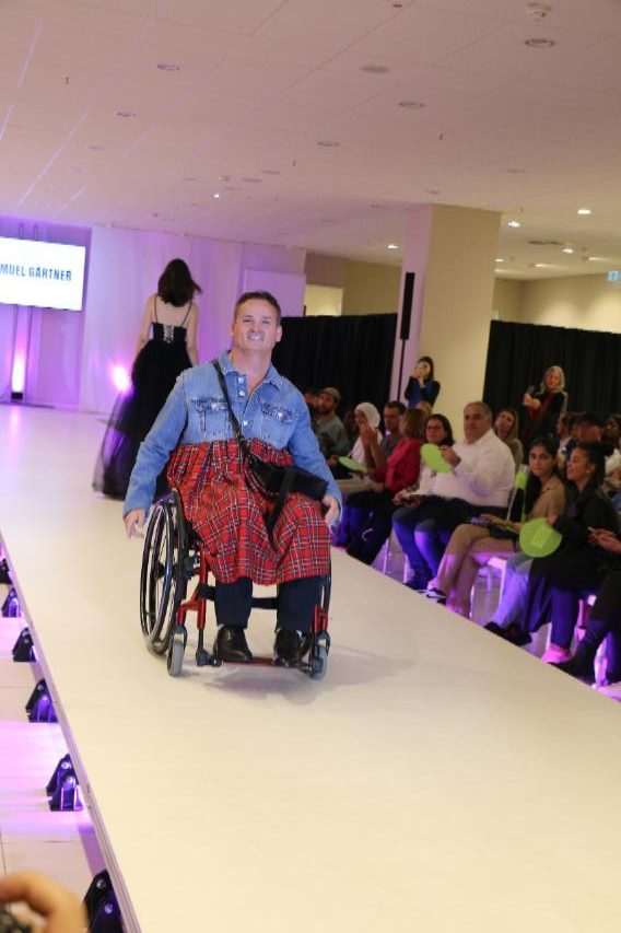 (FOTO) VELIKI SHOWU U FRANKFURTU: Hrvatica i Nijemac spojili glumu i modni dizajn kroz neobičnu modnu reviju (FOTO) VELIKI SHOWU U FRANKFURTU: Hrvatica i Nijemac spojili glumu i modni dizajn kroz neobičnu modnu reviju
