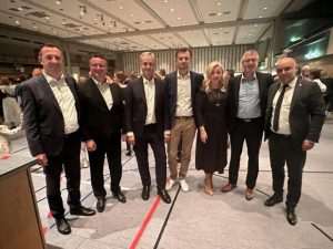 (FOTO i VIDEO) SLAVONSKA VEČER 2023.: Bosutski bećari oduševili više od 1.000 ljudi u Gerlingenu kod Stuttgarta