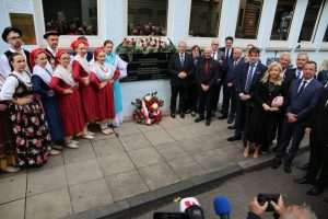 (FOTO i VIDEO) STUTTGART: Ministar Medved otkrio spomen-ploču hrvatskim žrtvama jugoslavenske komunističke UDBA-e