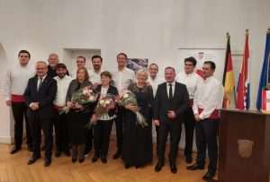 BERLIN: „Ratnice čuvarice kulturne baštine“ naziv je izložbe ratnih fotografija otvorene za Dan sjećanja na žrtvu Vukovara i Škabrnje u Berlinu