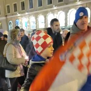 6. MÜNCHENSKI „MIMOHOD ZA VUKOVAR“: Oko dvije tisuće Hrvata i njihovih prijatelja su šetnjom ulicama Münchena odali počast poginulim i nestalim hrvatskim braniteljima Vukovara i Škabrnje