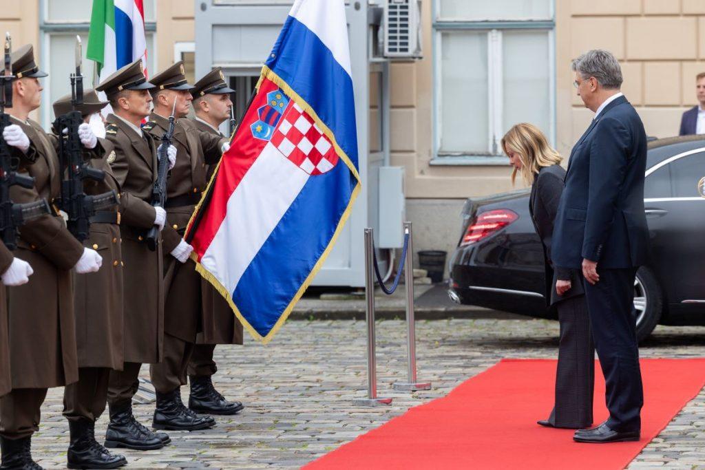 TALIJANSKA PREMIJERKA U ZAGREBU:Ukinut ćemo kontrole na granicama čim se situacija smiri TALIJANSKA PREMIJERKA U ZAGREBU:Ukinut ćemo kontrole na granicama čim se situacija smiri