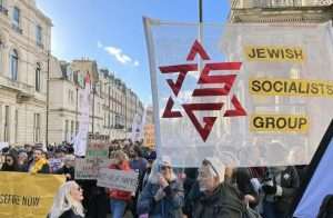LONDON: Deseci tisuća ljudi izašli su na ulice Londona u znak podrške palestinskom narodu
