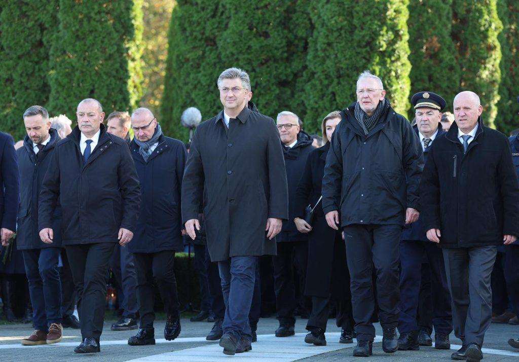 MINISTAR GORDAN GRLIĆ RADMAN: Vukovar i Škabrnja su utkani u temelje hrvatske slobode i povijesti  