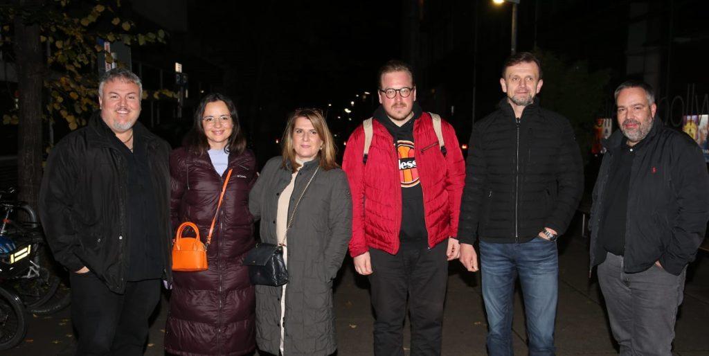 HRVATI U STUTTGARTU NA PREMIJERI FILMA "ŠESTI AUTOBUS": Put do slobode, neovisnosti i pravde je put na koji su rijetki spremni krenuti