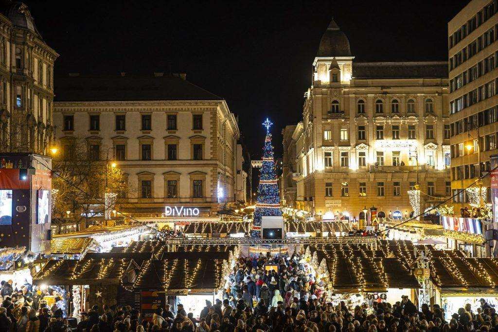 OČARAVAJUĆI ADVENT: Božićni sajam u Budimpešti je jedan od najljepših u Europi