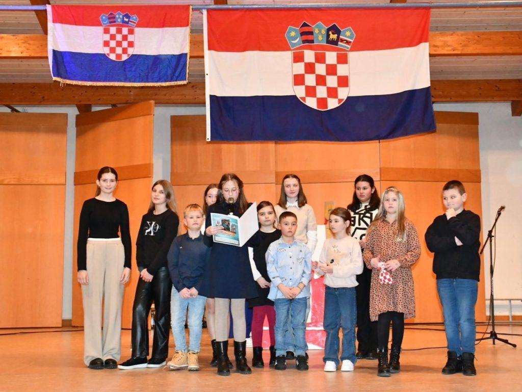 RAVENSBURG: Uspješna proslava blagdana Svetog Nikole u organizaciji HKZ “Mala Gospa“ i HNK Ravensburg
