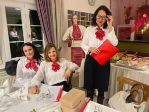 BOŽIĆNA VEČERA U HKZ MAINZ: Zapjevala mlada glazbenica koja će nastupiti na Dori, izboru hrvatske pjesme za pjesmu Eurovizije