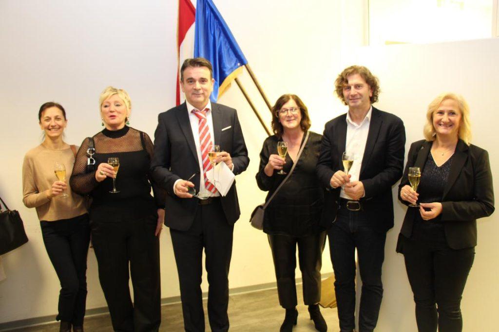 BOŽIĆNI DOMJENAK U DÜSSELDORFU: U prostorijama Generalnog konzulata RH okupio se znatan broj Hrvata