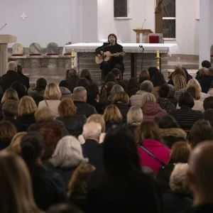 HUMANITARNI KONCERTI: Stijepo Gleđ Markos dojmljivim nastupima oduševio Hrvate u Austriji HUMANITARNI KONCERTI: Stijepo Gleđ Markos dojmljivim nastupima oduševio Hrvate u Austriji
