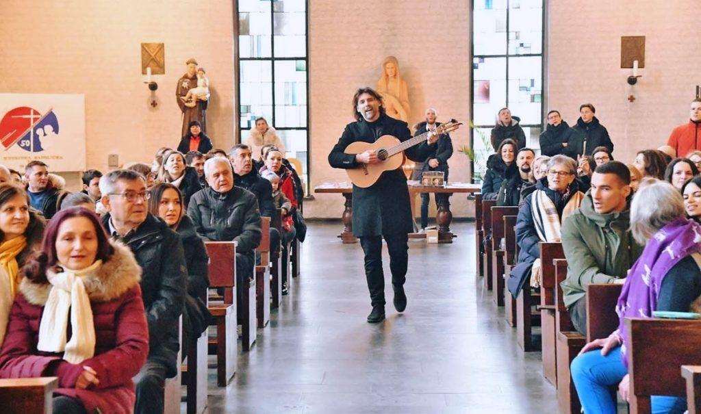 HUMANITARNI KONCERTI: Stijepo Gleđ Markos dojmljivim nastupima oduševio Hrvate u Austriji HUMANITARNI KONCERTI: Stijepo Gleđ Markos dojmljivim nastupima oduševio Hrvate u Austriji
