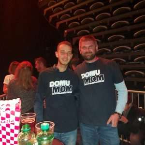 (VIDEO i FOTO) "DOMU MOM" U ZAGREBAČKOJ ARENI: Domoljubni koncert okupio Hrvate iz domovine i iseljeništva, poznato je gdje i kada će se održati idući koncert