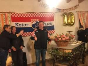 (FOTO) KOTORVAROŠANI U STUTTGARTU: Na fešti proslavili 10. obljetnicu udruge i pomolili se za svog iznenada preminulog člana