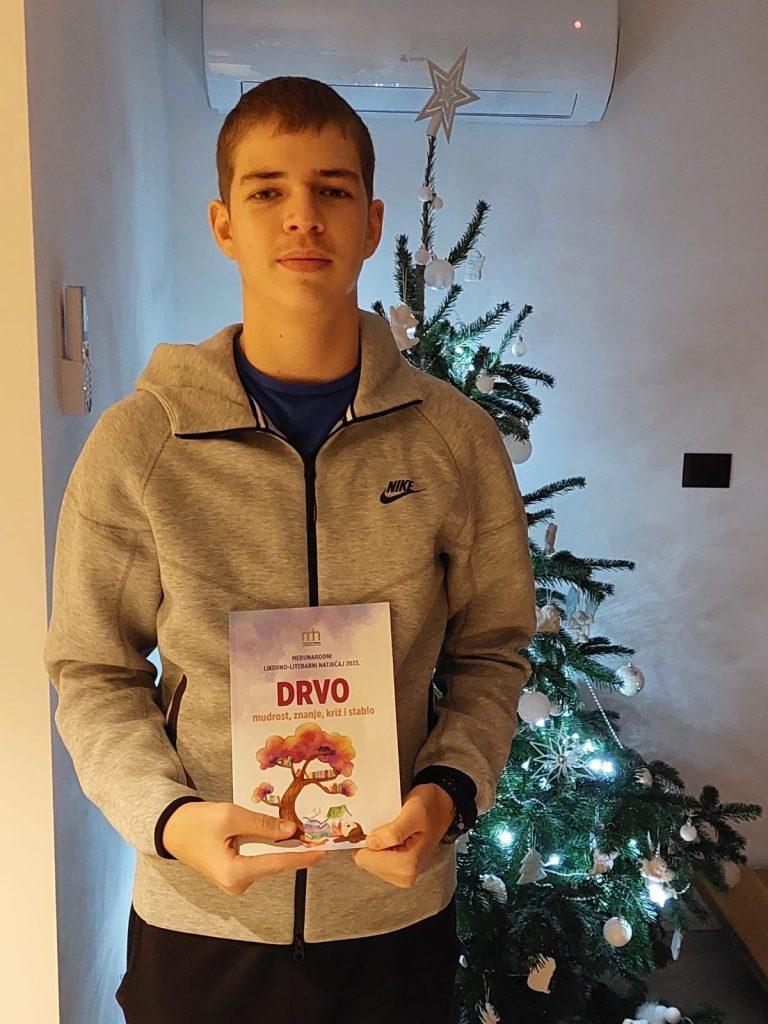 NA NJIH SU SVI PONOSNI: Hrvatska djeca iz Njemačke, Hrvatske i Bosne i Hercegovine, među kojima je i dječak s autizmom, povezala se kroz poetski i prozni izričaj