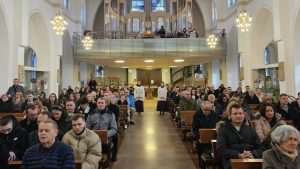 (FOTO) SCHWENNINGEN: Svečano proslavljen blagdan patron župe Schwenningen, blaženog Alojzija Stepinca