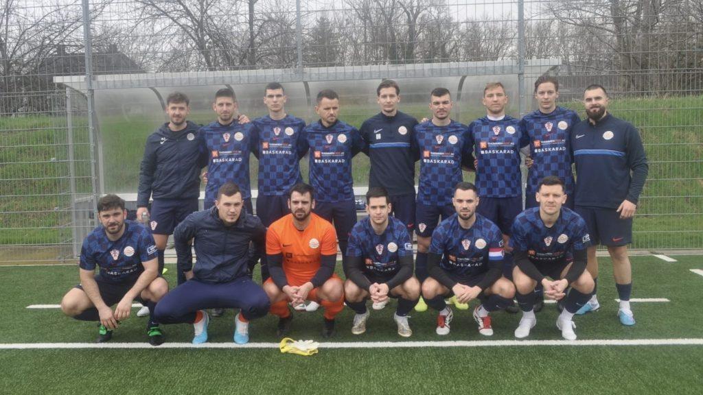 ZÙRICH: Tri pogotka Mateja Šišića u prijateljskoj utakmici dvaju hrvatskih klubova iz Švicarske koji nastupaju u 3. amaterskoj ligi ZÙRICH: Tri pogotka Mateja Šišića u prijateljskoj utakmici dvaju hrvatskih klubova iz Švicarske koji nastupaju u 3. amaterskoj ligi