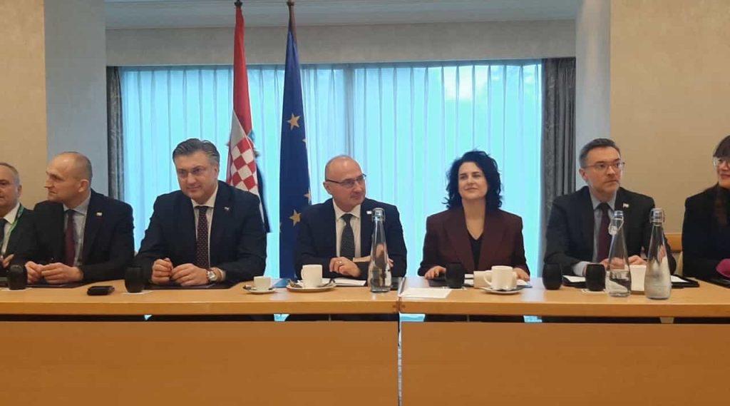 MÜNCHEN: Premijer Plenković sa ministrima Anušićem i Grlić Radmanom na sastanku s predstavnicima hrvatskih udruga iz Münchena i Bavarske