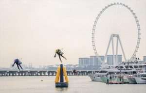 DUBAI: Održana prva svjetska utrka pilota u jet odijelima - postizali brzinu od 128 km/h