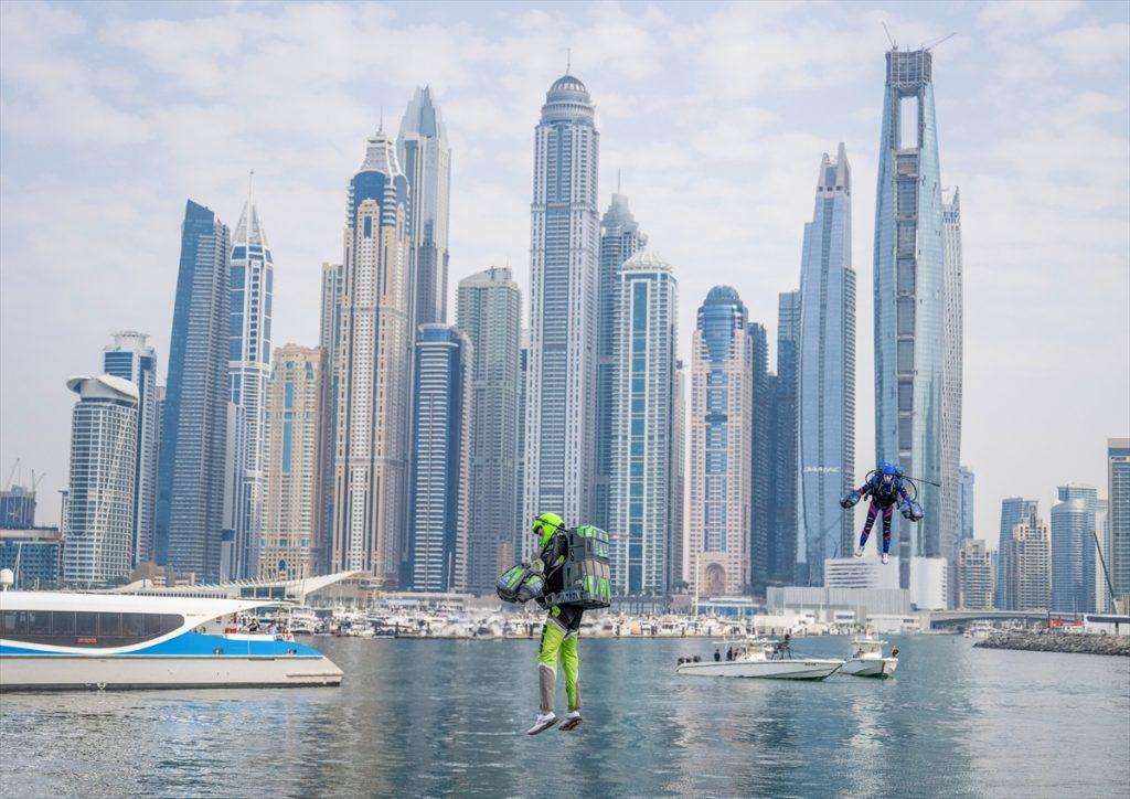 DUBAI: Održana prva svjetska utrka pilota u jet odijelima - postizali brzinu od 128 km/h