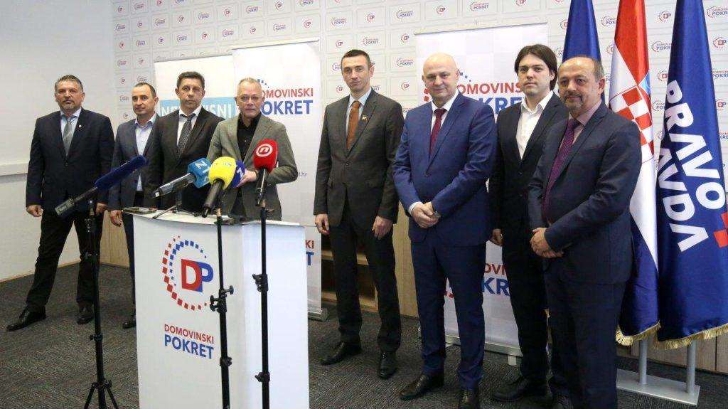 Predsjednik Domovinskog pokreta Ivan Penava zajedno s predstavnicima stranaka Agrameri, Pravo i pravda, Demokratski HSS, Zelena lista, Blok za Hrvatsku te s nezavisnima Željkom Lackovićem i Hrvojem Jančijem održao je konferenciju za medije, čija je tema službeno potpisivanje koalicijskih sporazuma. Na fotografiji Željko Lacković, Nenad Matić, Goran Jelić, Zlatko Hasanbegović, Ivan Penava, Mislav Kolakušić, Ivan Vilibor Sinčić i Ivan Lovrinović / Foto: Hina