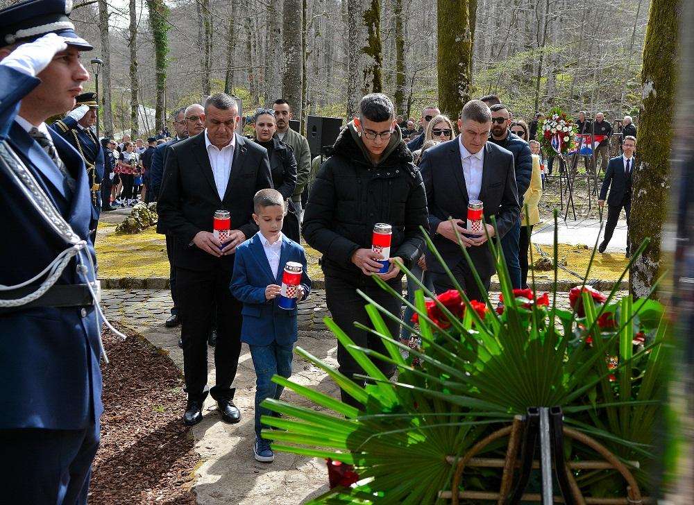 Obilježena 33. godišnjica Krvavog Uskrsa / Foto: Hina