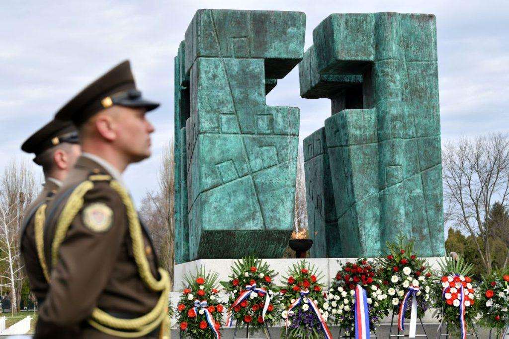 VUKOVAR / BOGDANOVCI: Predsjednik Milanović na obilježavanju Dana hrvatskih branitelja Vukovara Predsjednik Milanovic na obilježavanju Dana hrvatskih branitelja u Vukovaru / Foto: Hina