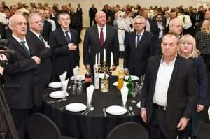 SLAVONSKI BROD: Predsjednik Milanović na obljetnicu osnivanja odlikovao 101. bosansko-brodsku brigadu HVO-a SLAVONSKI BROD: Predsjednik Milanović na obljetnicu osnivanja odlikovao 101. bosansko-brodsku brigadu HVO-a