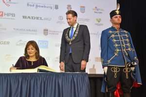 (FOTO) HRVATSKI SPEKTAKL U NJEMAČKOJ: Ponos i radost na Večernjakovoj domovnici, Đani Maršan dirnuo u srca kad je zapjevao "Bože čuvaj Hrvatsku, naš dragi dom"