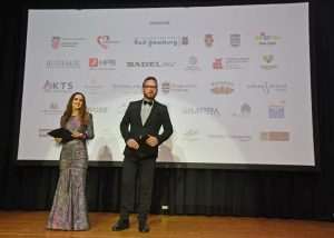 (FOTO) HRVATSKI SPEKTAKL U NJEMAČKOJ: Ponos i radost na Večernjakovoj domovnici, Đani Maršan dirnuo u srca kad je zapjevao "Bože čuvaj Hrvatsku, naš dragi dom"