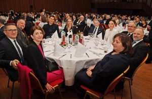 (FOTO) HRVATSKI SPEKTAKL U NJEMAČKOJ: Ponos i radost na Večernjakovoj domovnici, Đani Maršan dirnuo u srca kad je zapjevao "Bože čuvaj Hrvatsku, naš dragi dom"