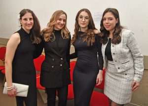 (FOTO) HRVATSKI SPEKTAKL U NJEMAČKOJ: Ponos i radost na Večernjakovoj domovnici, Đani Maršan dirnuo u srca kad je zapjevao "Bože čuvaj Hrvatsku, naš dragi dom"