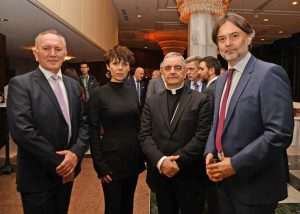 (FOTO) HRVATSKI SPEKTAKL U NJEMAČKOJ: Ponos i radost na Večernjakovoj domovnici, Đani Maršan dirnuo u srca kad je zapjevao "Bože čuvaj Hrvatsku, naš dragi dom"